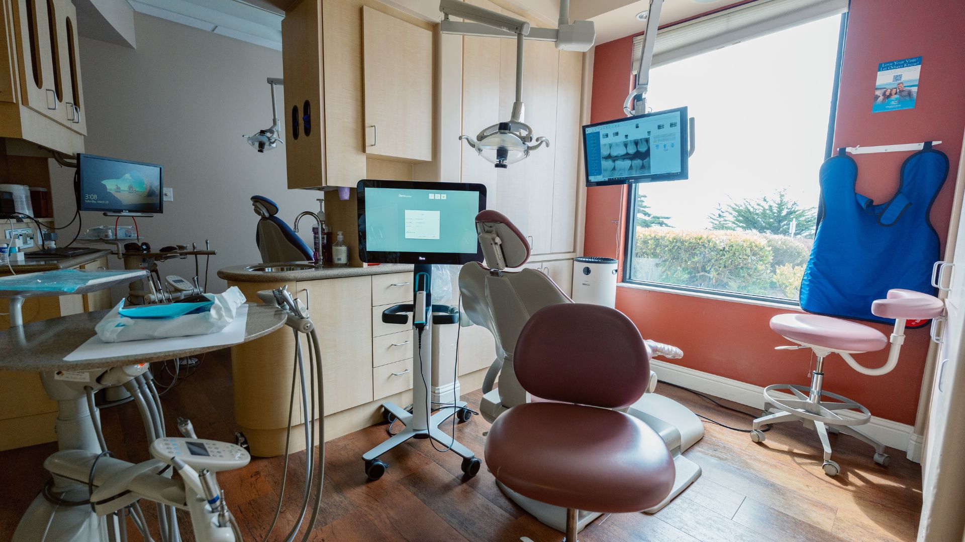 Shoreview Dental modern operatory with advanced dental technology and comfortable patient chair