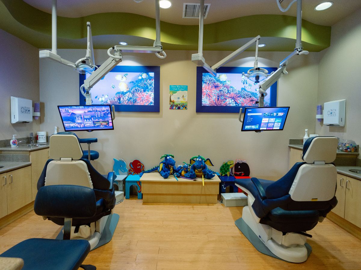 Showcase of advanced dental technology and equipment